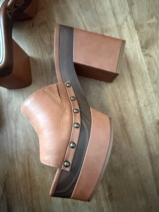 Jessica Simpson Cognac Brown Studded Platform Mules - Picture 6 of 8